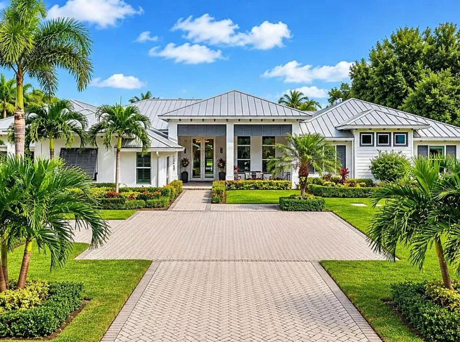 Casa del sur de Florida con techo de metal nuevo